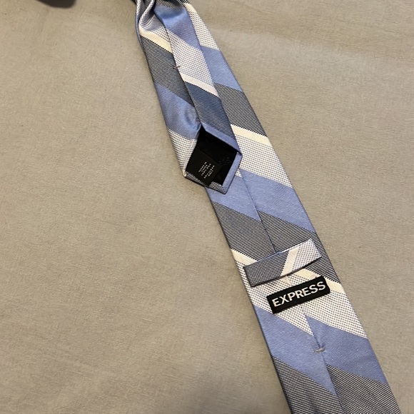 Express tie - Picture 3 of 3